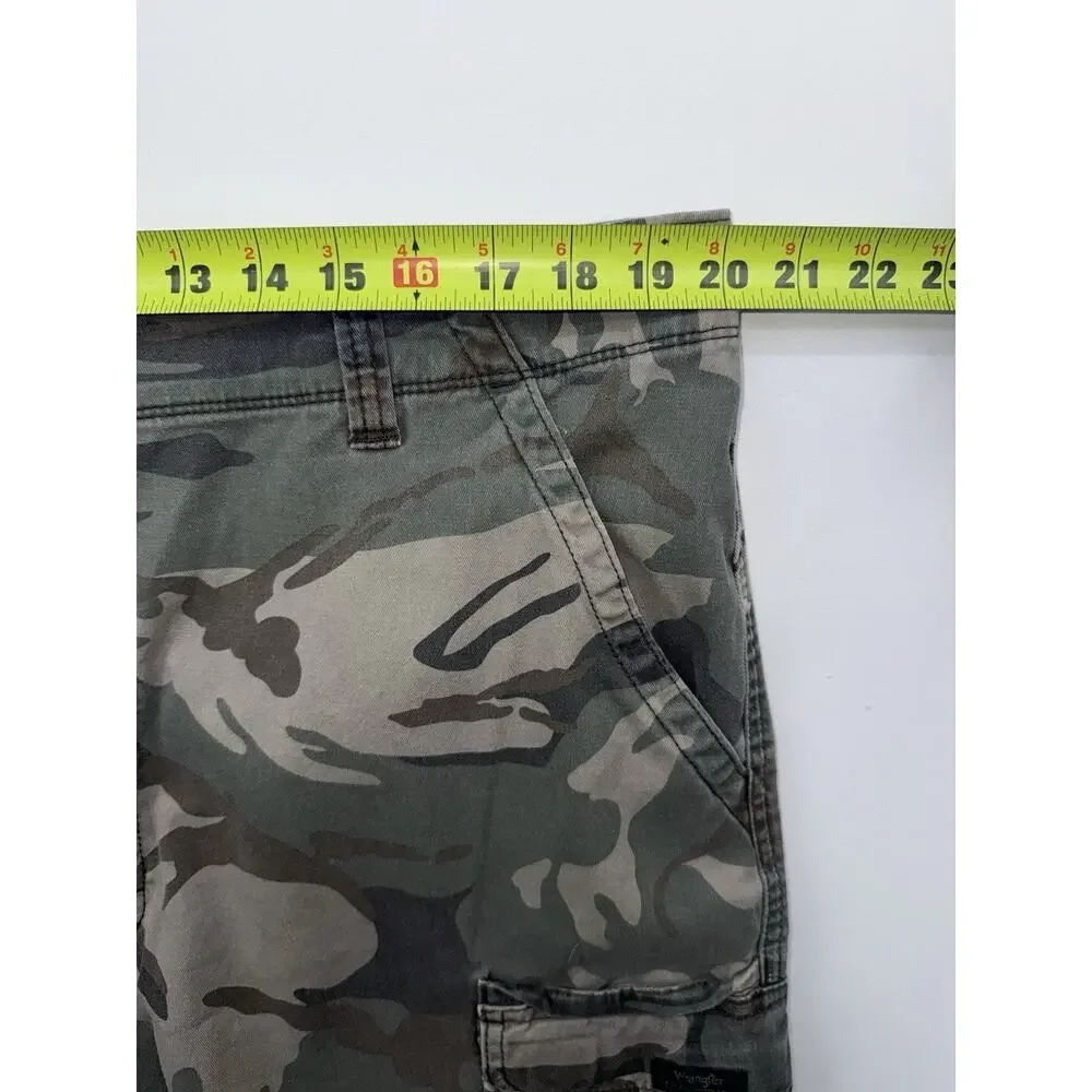 Wrangler Relaxed Fit Mens Camo 10